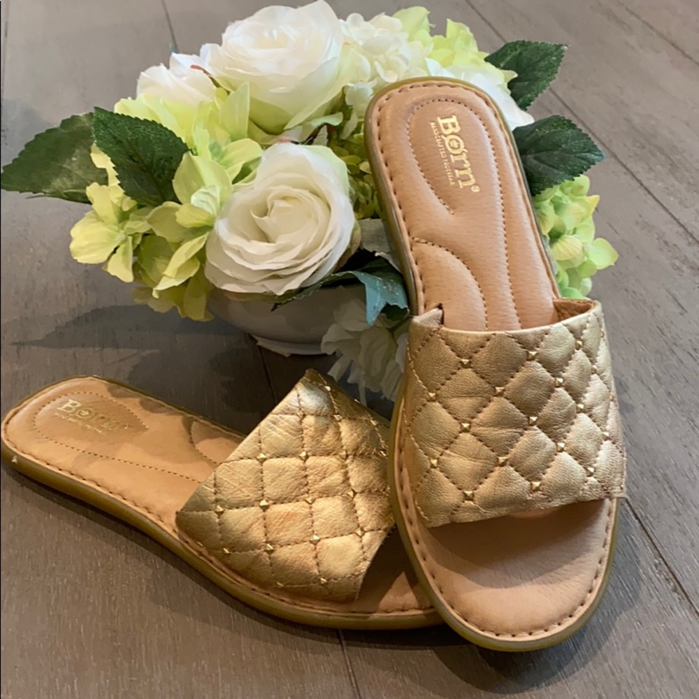 Quilted Gold Studded BORN sandals sz 7